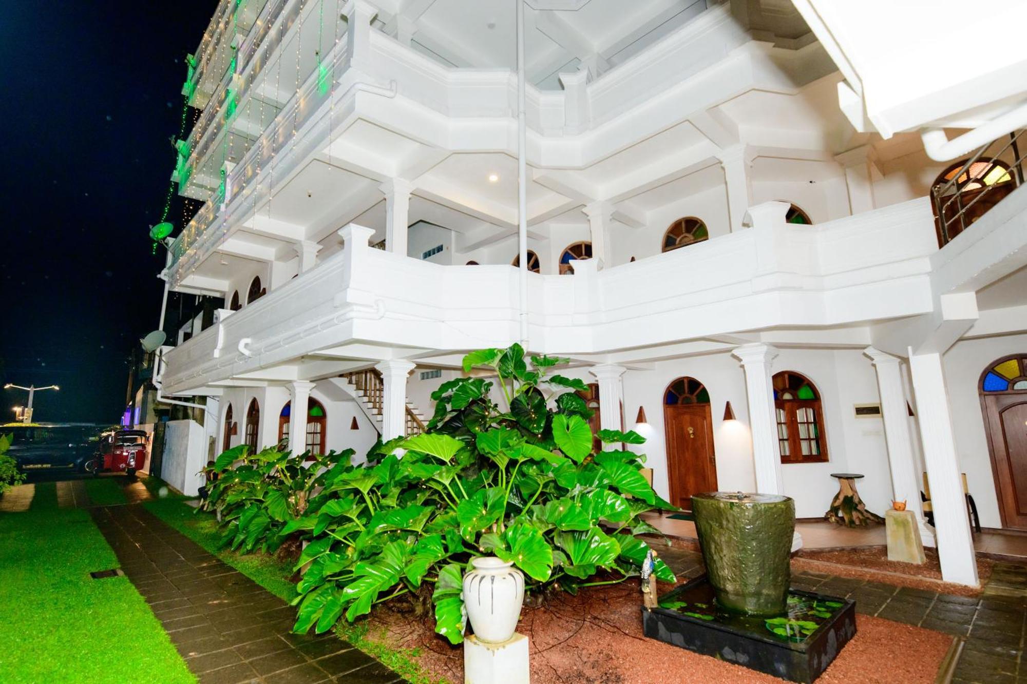 Royal Beach Hotel & Restaurant Hikkaduwa Eksteriør bilde