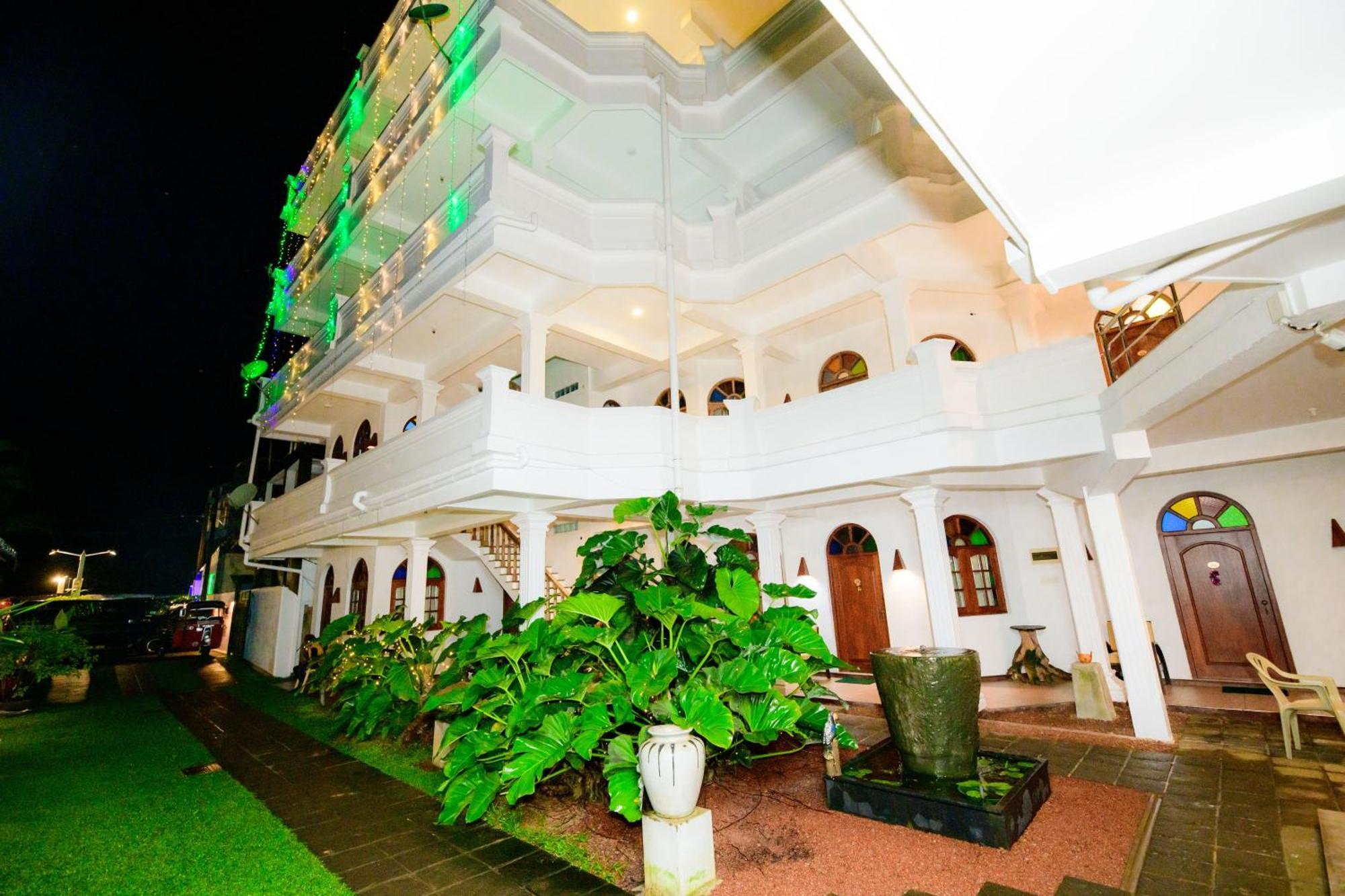Royal Beach Hotel & Restaurant Hikkaduwa Eksteriør bilde