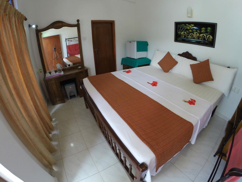 Royal Beach Hotel & Restaurant Hikkaduwa Eksteriør bilde
