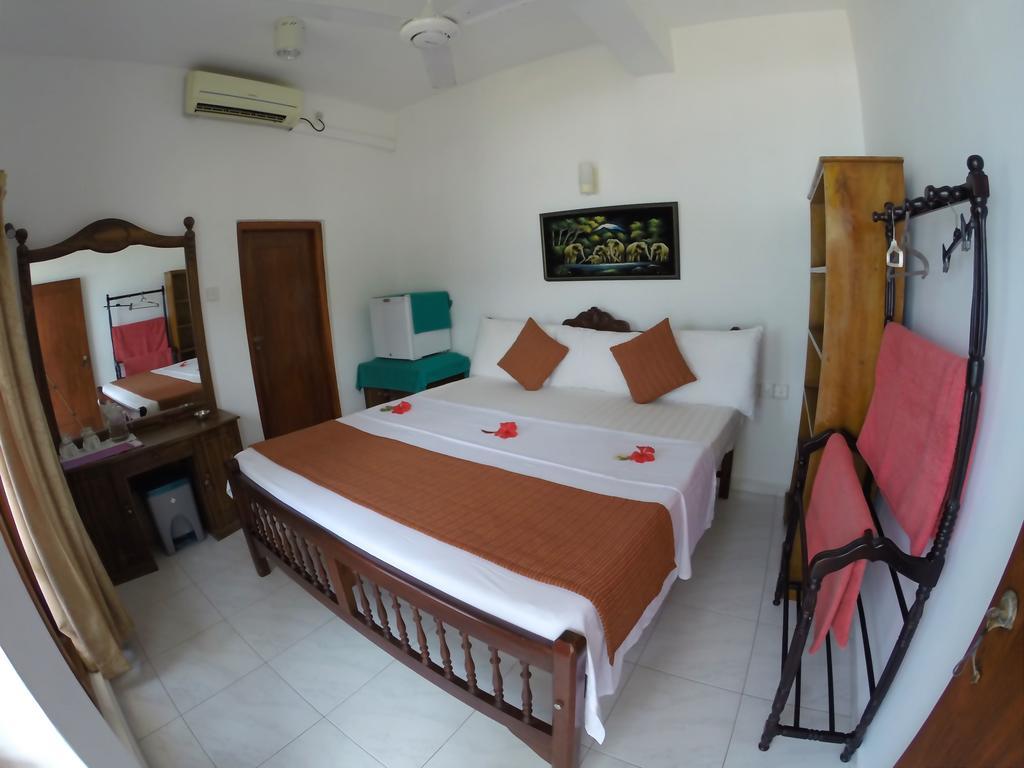 Royal Beach Hotel & Restaurant Hikkaduwa Eksteriør bilde